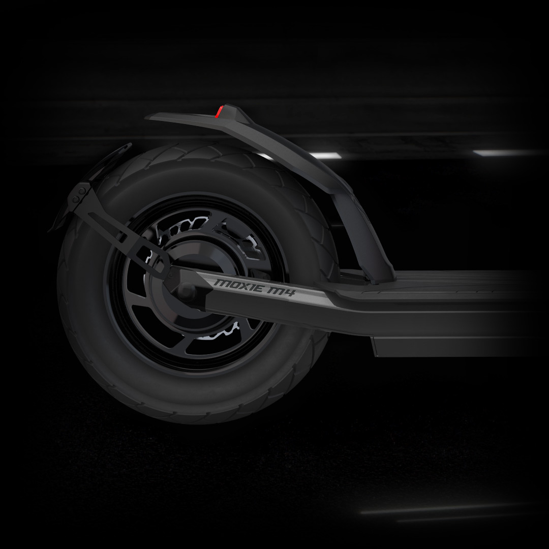 Ultra-silent 1400 W rear direct-drive motor